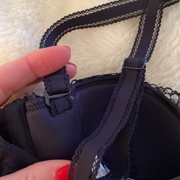 NWOT Simone Perele bustier. Never been worn. Size 1 which is a small. 32-34 A-C - Picture 6 of 8